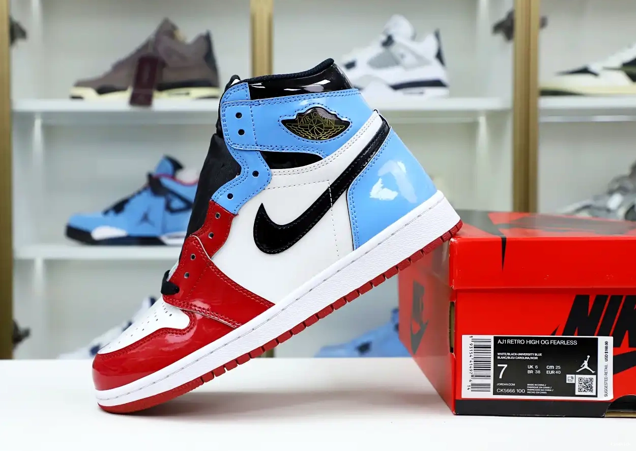 1 AIR OG JORDAN 'FEARLESS' RETRO HIGH 0520